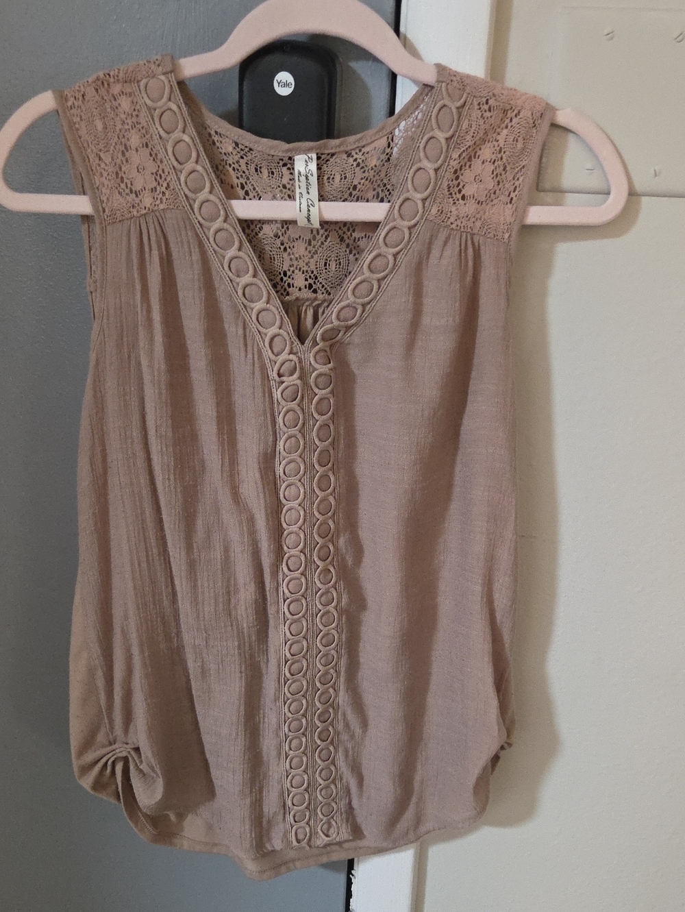 PerSeption Concept Taupe Lace-Trim Sleeveless Tank